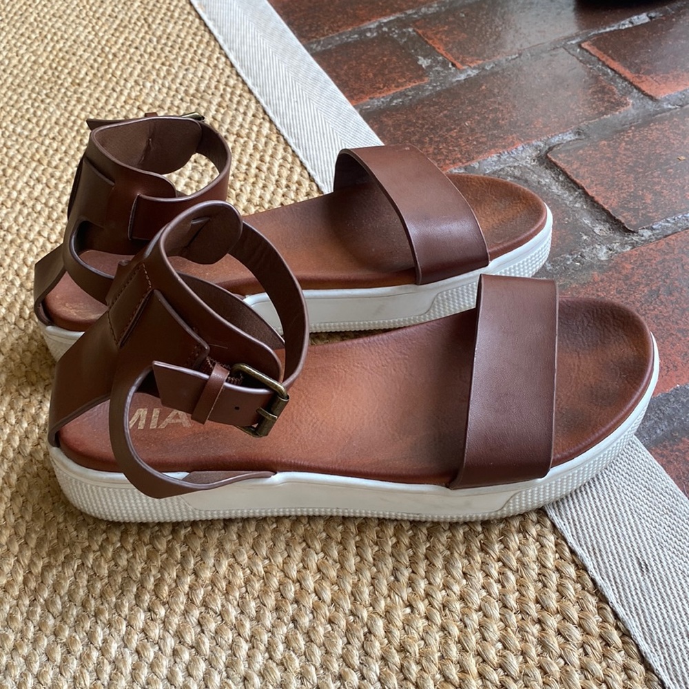Mia platformed sandles